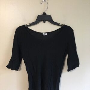 Beth Schaeffer medium black top